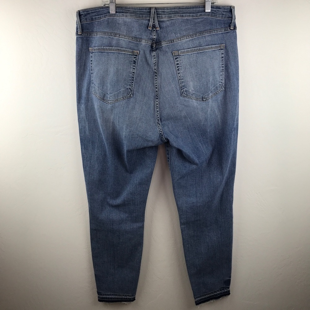 NWT Good American Light Blue Skinny Jeans - Picture 4 of 9